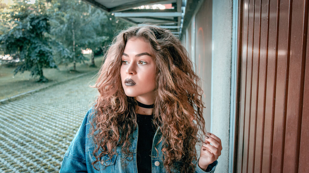 beautiful-bright-beauty-fashion-girl-outdoors-1427191-pxhere-com.jpg
